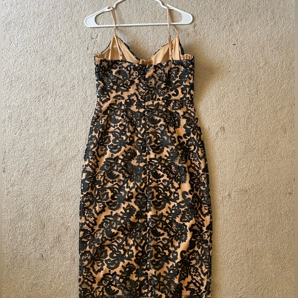NWOT - Lovers + Friends Embriodered Midi Dress, STUNNING - Picture 5 of 5